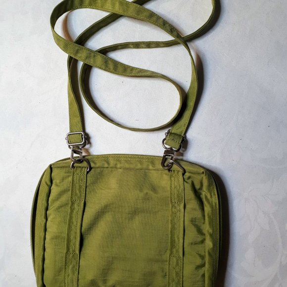 Baggallini Multi-Pocket Nylon Convertible Bagg - Picture 6 of 12